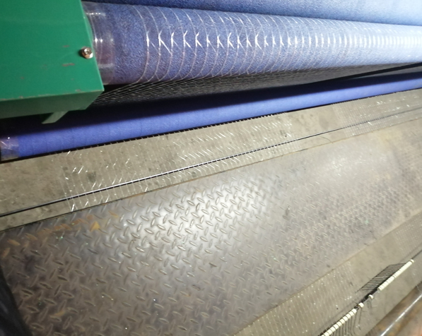 HY289捆草網(wǎng)經(jīng)編機(jī)