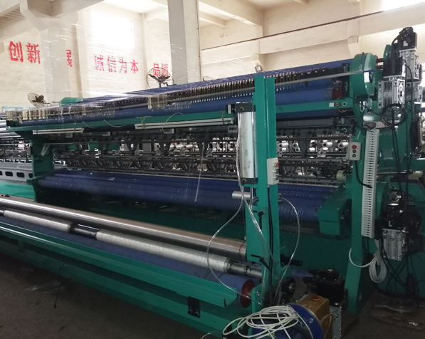 HY289捆草網(wǎng)經(jīng)編機(jī)